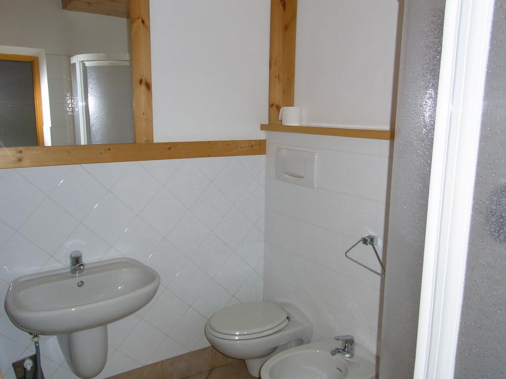 Casa Elisa Lägenhet Pozza di Fassa Rum bild