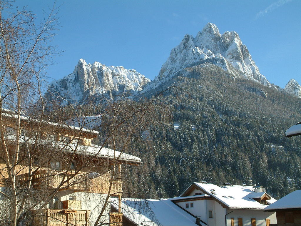 Casa Elisa Lägenhet Pozza di Fassa Exteriör bild