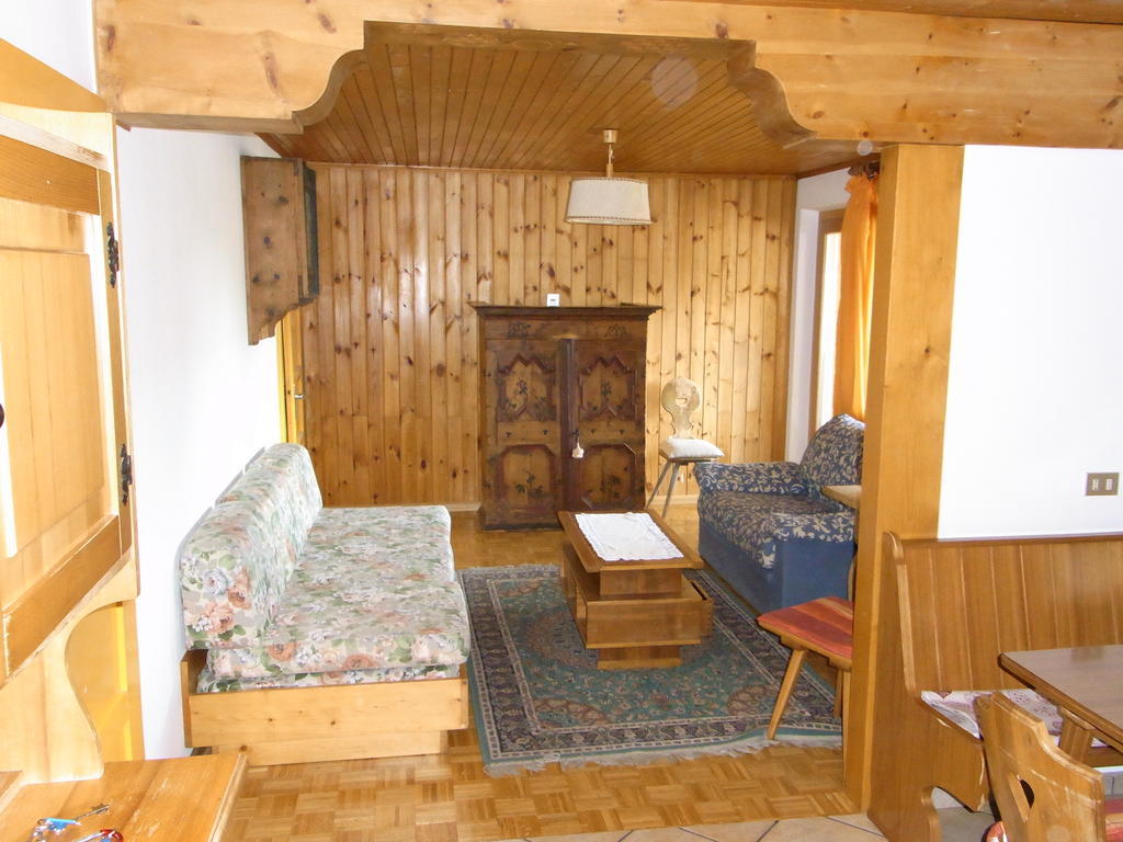 Casa Elisa Lägenhet Pozza di Fassa Rum bild